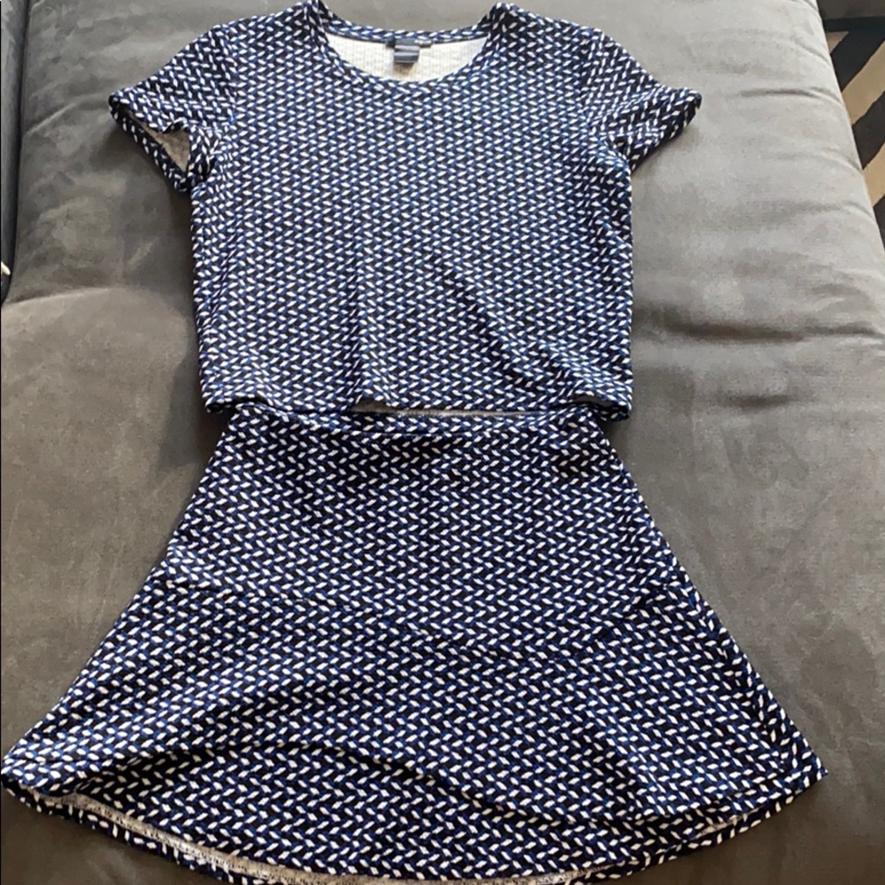 Chic skirt set